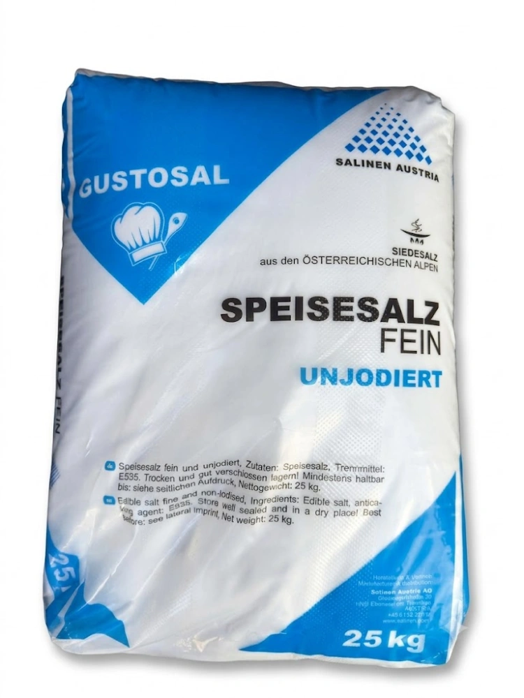 sól niejodowana 25kg  , worek z solą w foliowym opakowaniu w kolorze biało niebieskim
