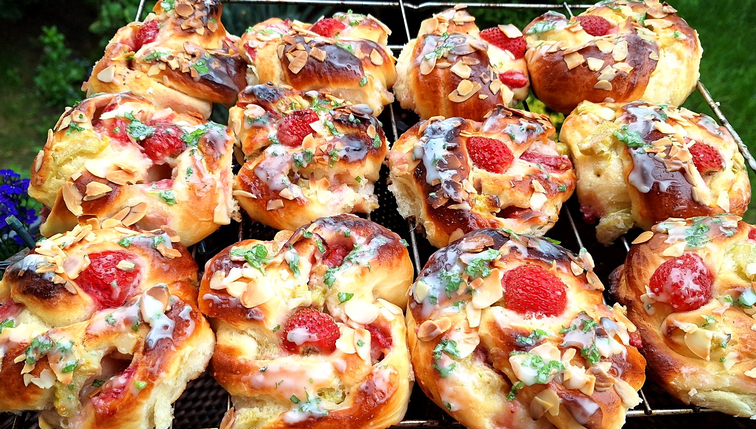 Sezonowe drożdżóweczki